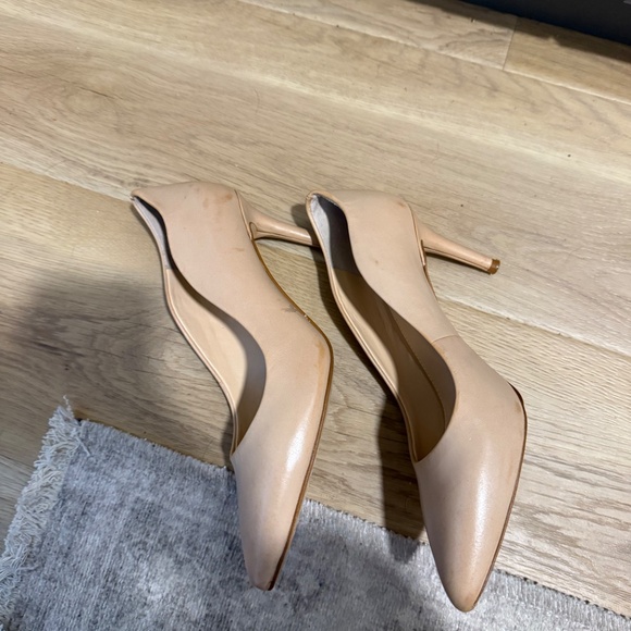 VINCE CAMUTO Leather Nude Pointy Heels - Picture 7 of 8